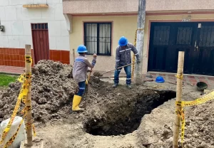 Reparación de red de acueducto en La Floresta y San Jerónimo